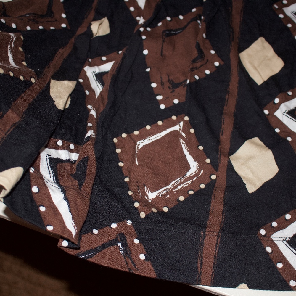 Geometric patterned top! - Picture 4 of 6